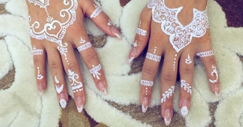 Mehendi: què és. Dibuixos de henna al cos per a principiants. Esbossos, dissenys de tatuatges