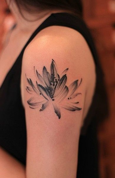 Tatuatge al braç per a noies. Fotos, esbossos, dibuixos de tatuatges de braços