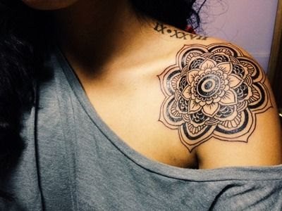 Tatuatge al braç per a noies. Fotos, esbossos, dibuixos de tatuatges de braços