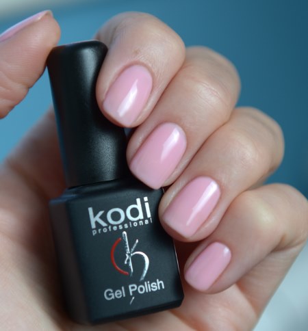 Com aplicar gel polish a casa. Instrucció, vídeo amb llum, sense, fregament, pedreria