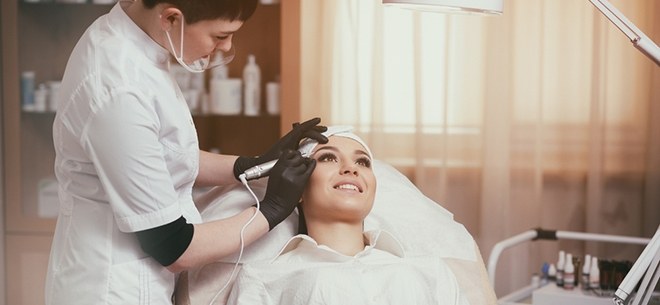 Què és el microblading de celles, com es fa, es cura, quant dura, ressenyes, fotos