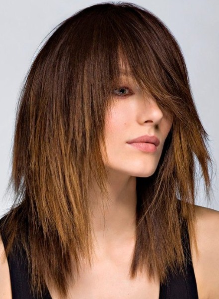 Coupes de cheveux pour cheveux moyens. Mode Belles Coiffures, Bangs, Décontracté, Fête, Simple