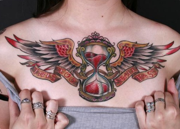 Tattoo Wings (ala) a l'esquena: significat per a noies i homes. Una foto