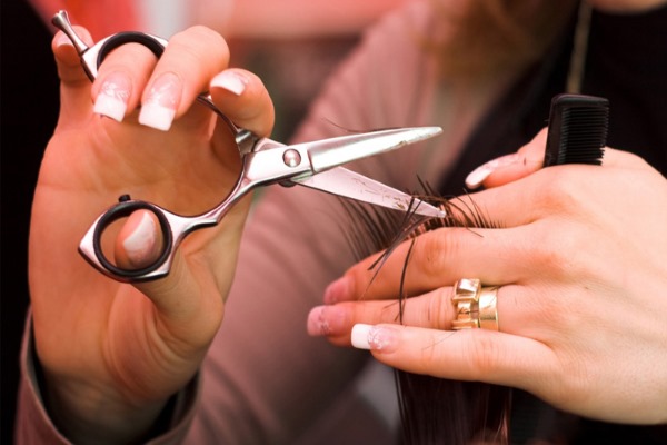 Com triar les millors tisores de barber professionals. Top 5 dels millors: japonès, aprimant, calent. Ressenyes i preus