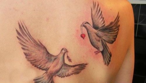 Tatouage d'oiseau - ce qui signifie pour les filles tatouages ​​d'aigle, de faucon, de colombe, d'hirondelle, de hibou, de volée d'oiseaux. Photos et croquis