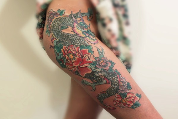 Beaux tatouages ​​pour les filles. Photo: inscriptions avec signification, motifs, petits sur le bras, la jambe, le poignet, la clavicule, la cuisse, simples et délicats