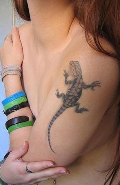 Tatouages ​​d'épaule pour filles: petit, rond, lettrage, motifs, oiseaux, animaux, insectes. Signification et photos des meilleurs tatouages