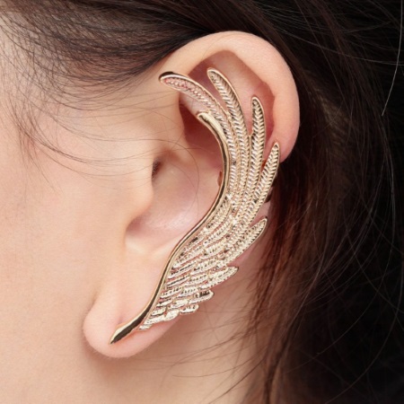 Manchettes d'oreille: boucles d'oreilles en or, argent, fil. Qu'y a-t-il, comment porter des bijoux, comment faire des poignets de vos propres mains. Cours de maître. Une photo