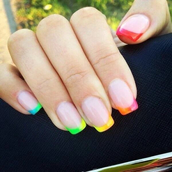 Ongles avec une transition de couleur: photo, combinaison de couleurs. Idées sans design: bicolore, tricolore, multicolore