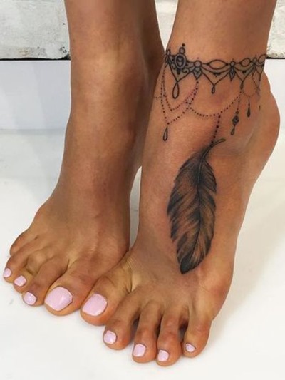 Beaux tatouages ​​pour les filles. Photo d'inscriptions, tatouages ​​féminins légers, appariés, petits sur le bras, le poignet, la hanche, l'épaule, la jambe, l'abdomen