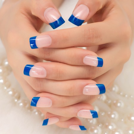 Manicura francesa amb un patró. Fotos, colors de moda i idees de disseny 2020