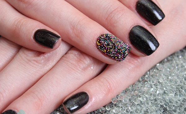 Manicura amb vernís negre. Fotos, idees de disseny amb pedreria, brillantor, fregament, amb daurat, platejat