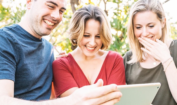 Què regalar a una amiga pel seu aniversari? Què comprar o fer-ho vosaltres mateixos