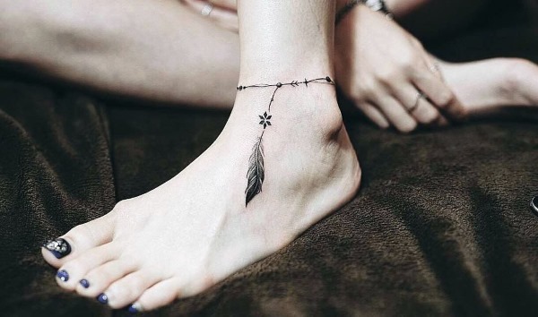 Croquis de petits tatouages ​​pour filles sur le poignet, le bras, la jambe avec sens, la signification des dessins