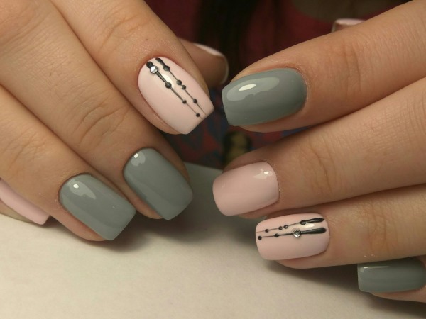 Manicura en colors clars, foto. Tendències de moda, articles nous