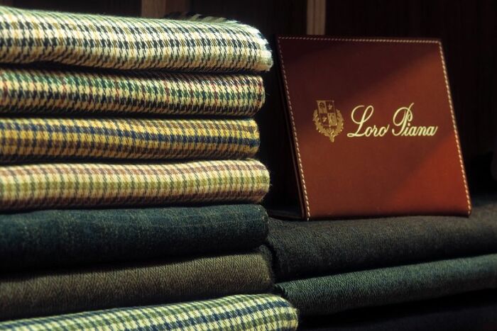 Loro Piana: sabates, roba, vestits, jaquetes, jaquetes, filats, tèxtils. Història de l'empresa, moda, estil, col·leccions