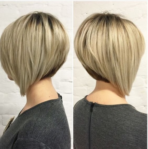 Coupes de cheveux pour cheveux courts avec une frange pour les femmes. Photo volumineuse, cascade, échelle, à la mode