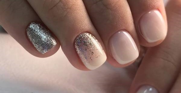 Manicura brillant per a ungles curtes. Fotos, tendències, nou disseny 2020