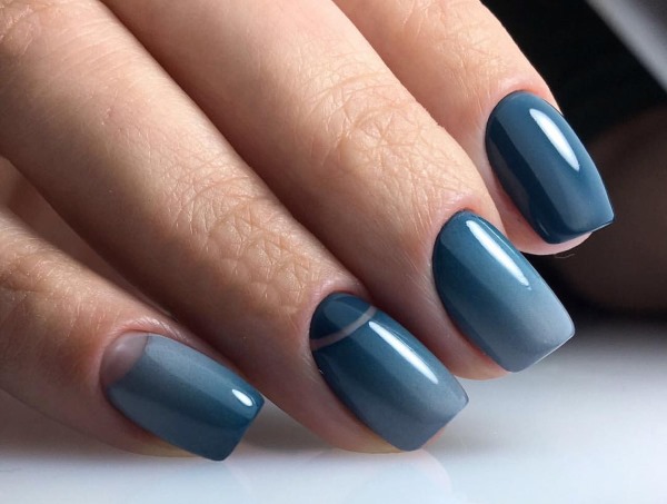 Manicura en tons blaus. Foto poliment de gel, degradat, laca per a ungles curtes i llargues. Disseny, tècniques