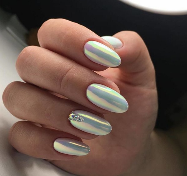 Esmalt de gel monocrom en manicura. Notícies de moda de fotos 2020