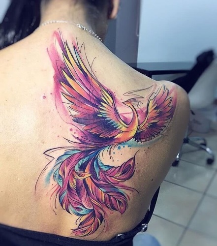 Tatuatge de Phoenix. Significat per a les nenes al canell, el braç, l’esquena i la cama. Fotos, esbossos