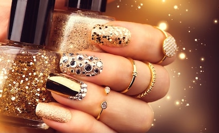 Belle manucure. Photo des plus chics sur les ongles ovales, carrés, courts et longs