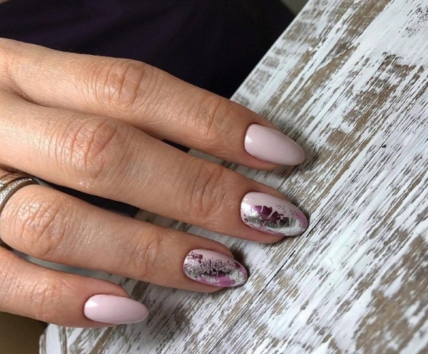 Manicura amb lletres a les ungles. Fotos en rus, anglès, idees de moda