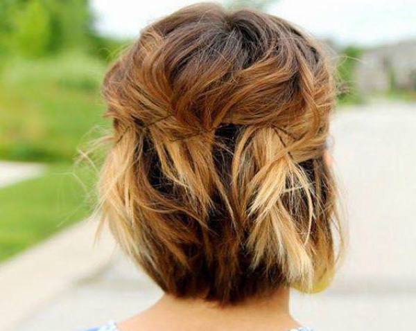 Belles coiffures cheveux courts pour filles et femmes. Photo, comment le faire étape par étape