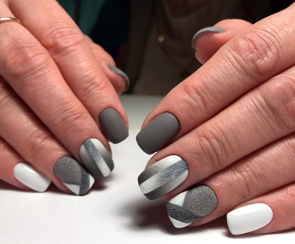 Bonica manicura a les ungles curtes. Foto, com fer, idees de disseny