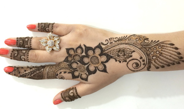 Mehendi à portée de main pour les débutants. Croquis photo, dessins étape par étape