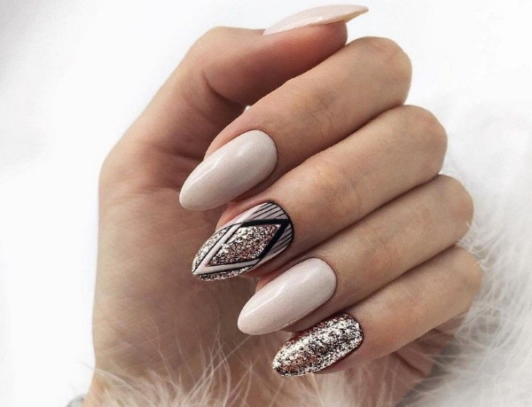 Les ongles sont pointus. Design, nouveautés, tendances de la mode. Photos, idées avec motifs, strass, paillettes, gomme laque