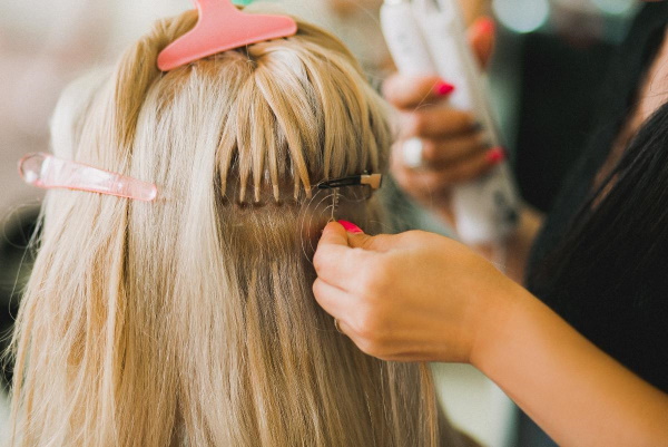 Extension de cheveux pour cheveux courts. Photo avant et après bande, Hollywood, capsule. Prix