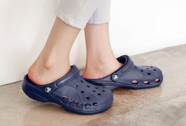 Sabates Crocs (Crocs). Reixeta dimensional per a nens, homes, dones: botes, sabatilles esportives, sandàlies, botes