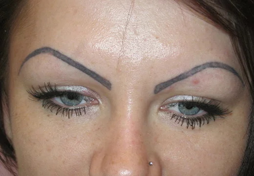 Tatouage des sourcils infructueux. Photos avant et après, comment réparer avec et sans ombrage