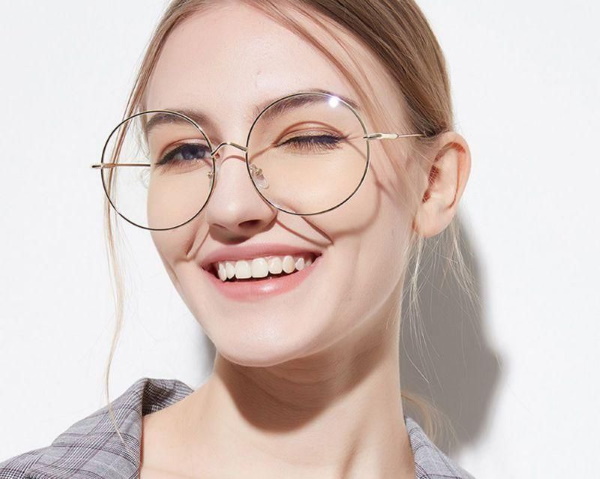 Lunettes rondes pour filles, lunettes de soleil. Comment s'appellent-ils, qui conviennent