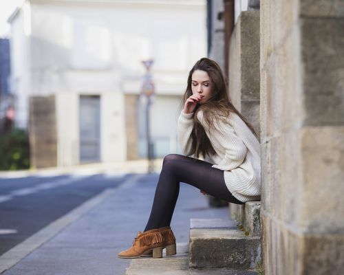 Botins d’estiu amb puntera oberta i talons. Foto, què posar-se